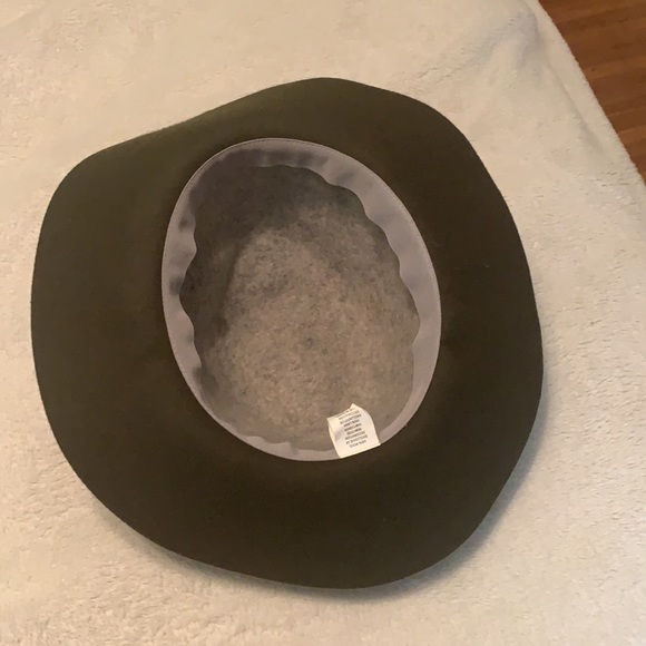 Women’s Wool Hat - Picture 3 of 3